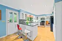2445 MOWAT PLACE - thumbnail 6