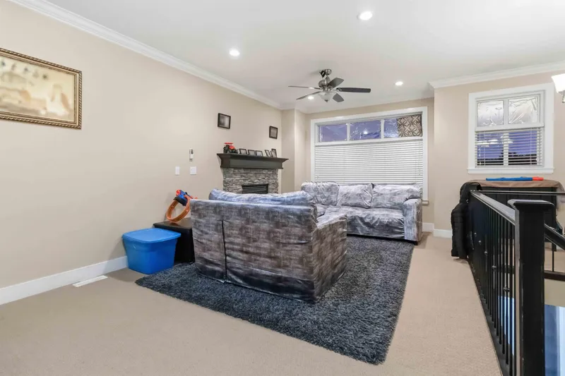 8546 ALEXANDRA STREET - photo 2 of 25