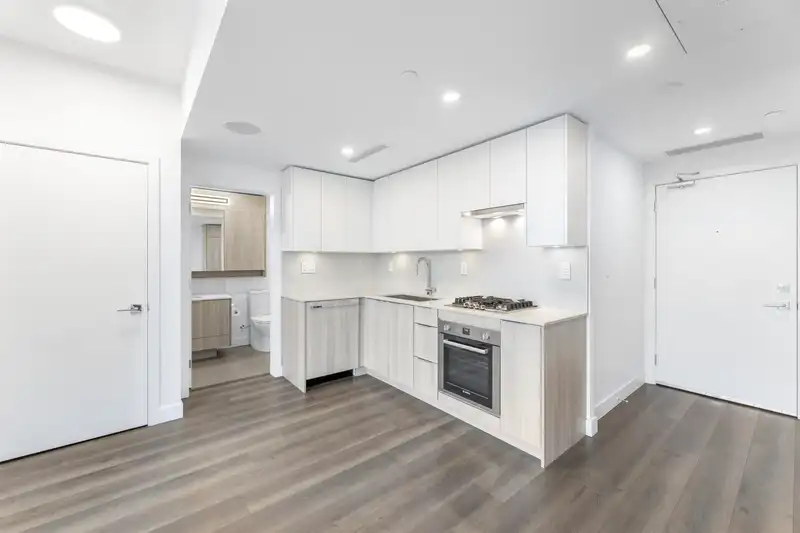 1404 901 LOUGHEED HIGHWAY - photo 3 of 24