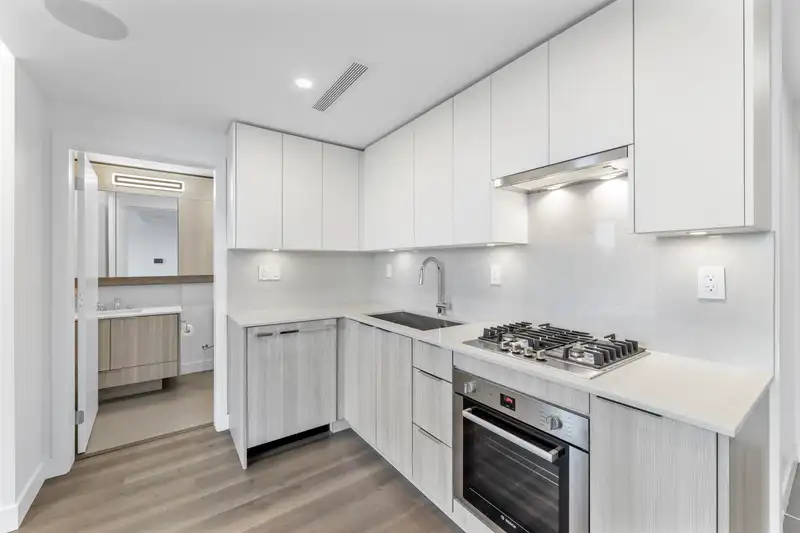 1404 901 LOUGHEED HIGHWAY - photo 4 of 24
