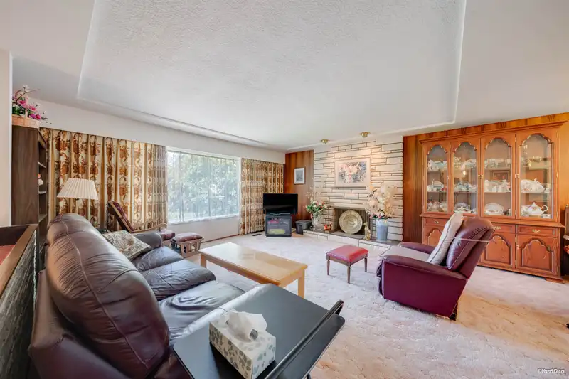 8140 SPIRES ROAD - photo 2 of 23