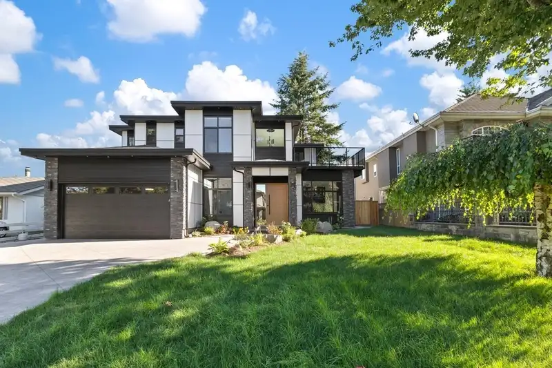 13142 69A AVENUE - photo 1 of 25