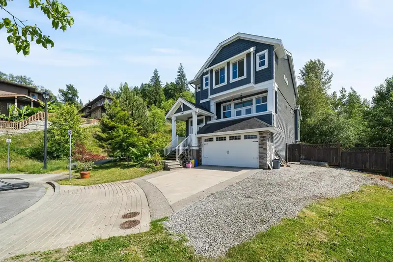 10433 248 STREET - photo 2 of 34