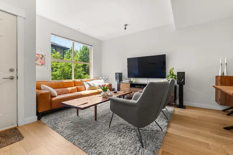 3 307 E 15TH STREET - photo 1 of 39