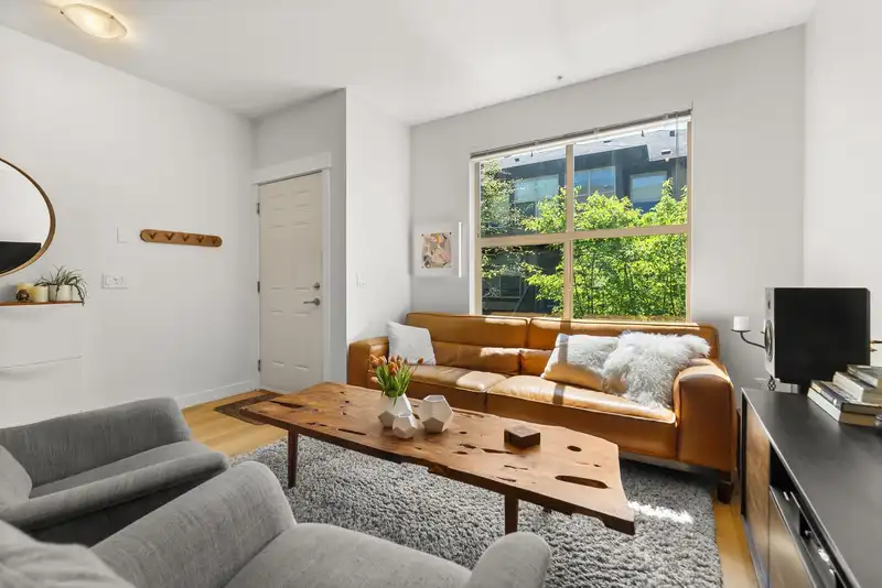 3 307 E 15TH STREET - photo 2 of 39