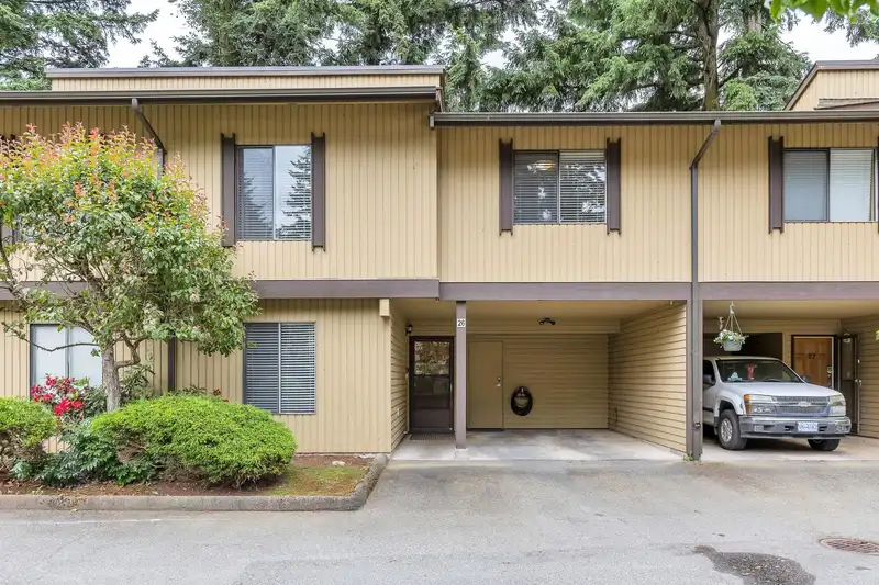 26 2998 MOUAT DRIVE - photo 1 of 35