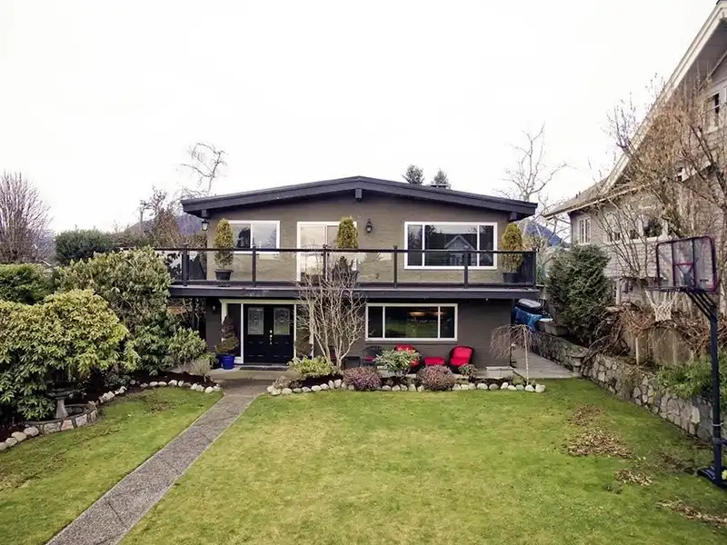 720 E 9TH STREET - photo 1 of 1