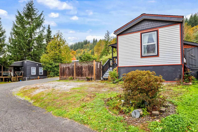 139 10221 WILSON STREET - photo 4 of 25