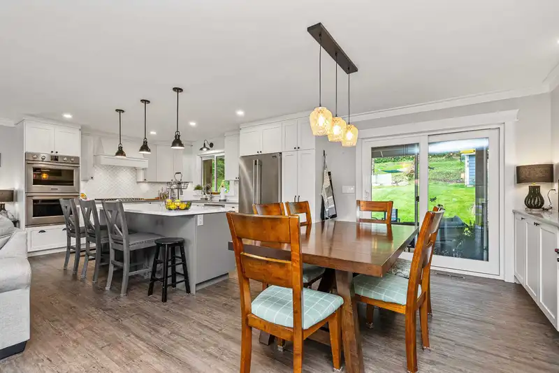 33456 CLAYBURN ROAD - photo 4 of 40