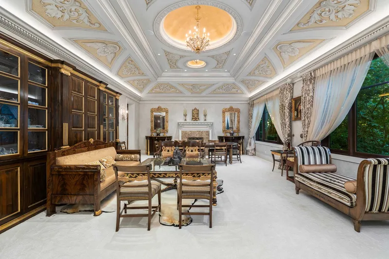 1980 CEDAR CRESCENT - photo 4 of 25