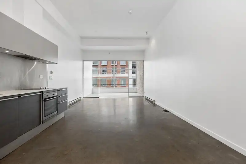 310 53 W HASTINGS STREET - photo 2 of 33