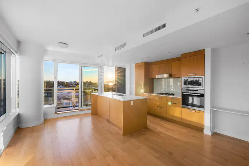 1101 1565 W 6TH AVENUE - photo 3 of 33