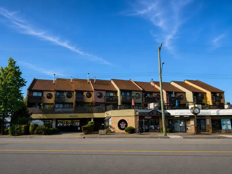 4 20229 FRASER HIGHWAY - photo 3 of 30
