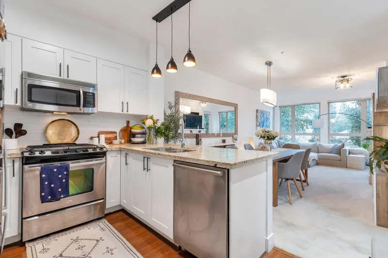 310 1111 E 27TH STREET - photo 2 of 25