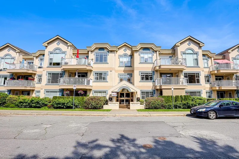 201 1150 54A STREET - photo 2 of 25