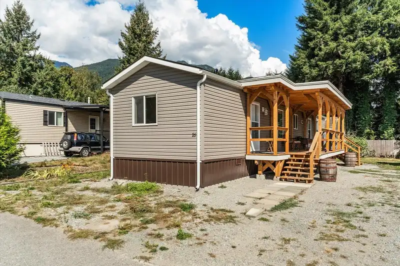 16 41711 TAYLOR ROAD - photo 2 of 39