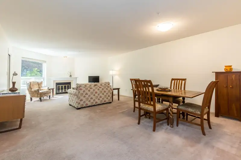 110 15255 18 AVENUE - photo 4 of 28