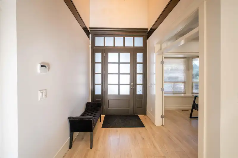 18906 54A AVENUE - photo 2 of 39