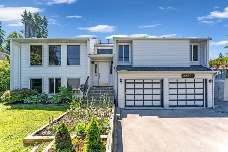 22924 88 AVENUE - photo 2 of 25