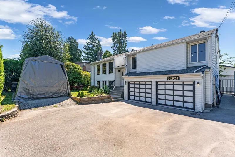 22924 88 AVENUE - photo 3 of 25