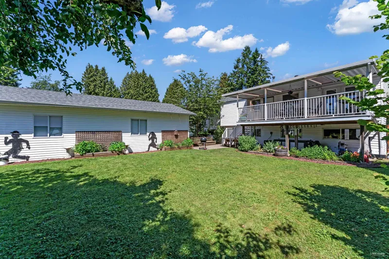 22924 88 AVENUE - photo 4 of 25