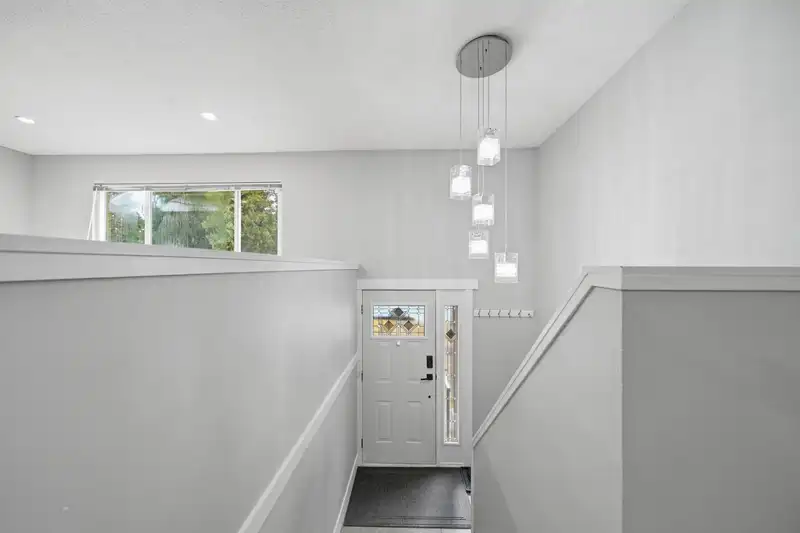 21139 COOK AVENUE - photo 4 of 21