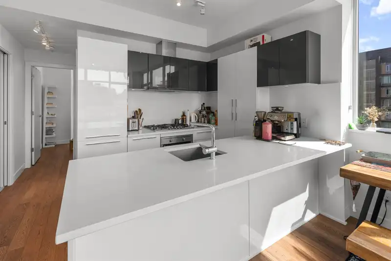 1001 108 E 1ST AVENUE - photo 2 of 28