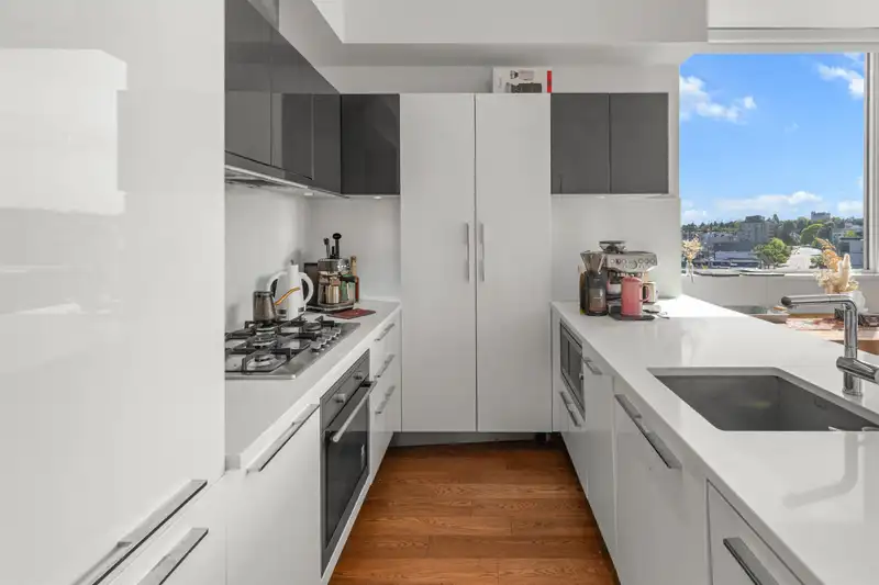 1001 108 E 1ST AVENUE - photo 3 of 28