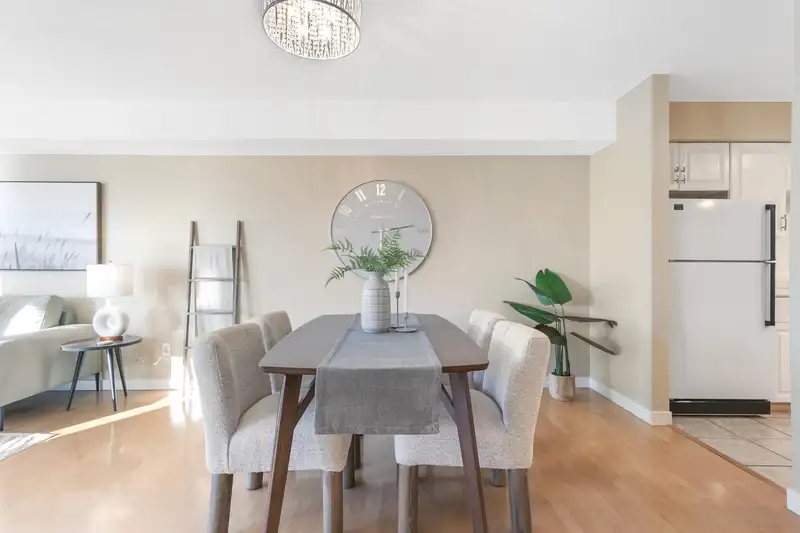 318 12101 80 AVENUE - photo 3 of 24