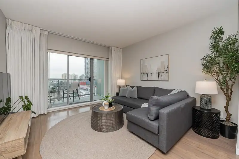 1101 14 BEGBIE STREET - photo 1 of 36