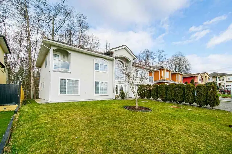 13755 93A AVENUE - photo 1 of 4