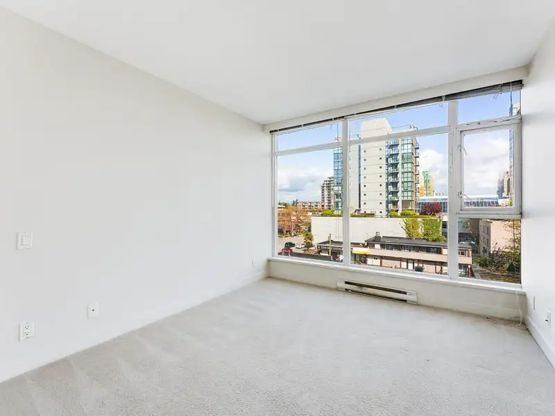 606 8068 WESTMINSTER HIGHWAY - photo 1 of 21