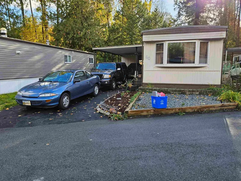 60 8220 KING GEORGE BOULEVARD - photo 4 of 16