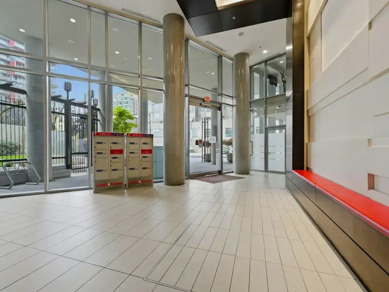 2604 1255 SEYMOUR STREET - photo 4 of 23