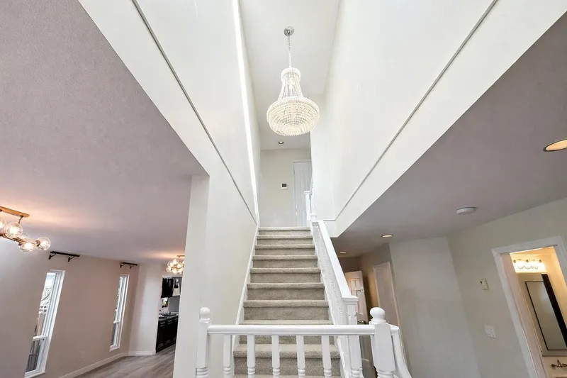 11820 RAILWAY AVENUE - photo 2 of 25