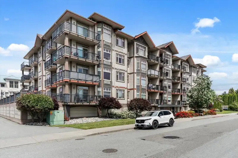 410 46021 SECOND AVENUE - photo 1 of 36
