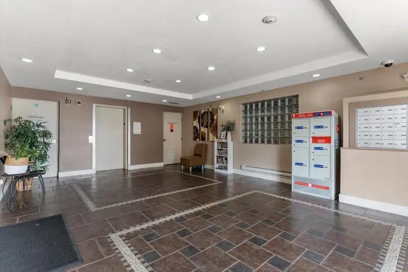 410 46021 SECOND AVENUE - photo 3 of 36