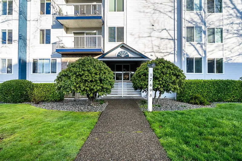 305 17695 58 AVENUE - photo 4 of 25