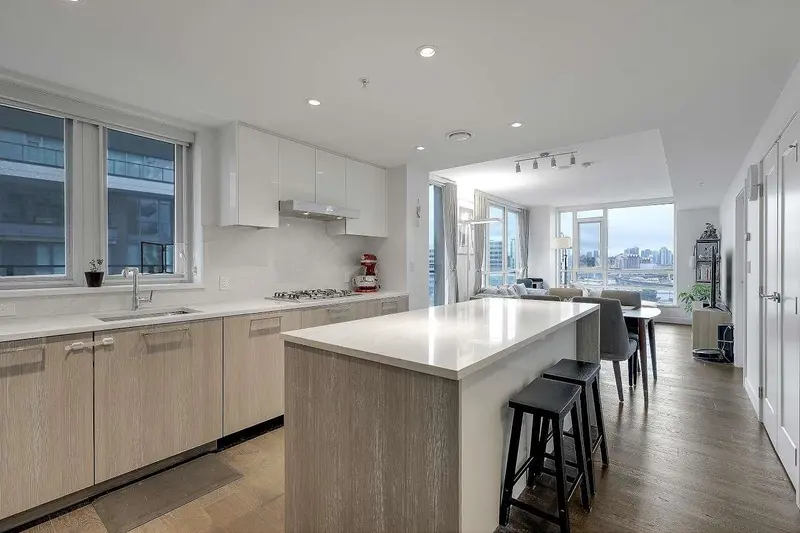 1003 3331 NO. 3 ROAD - photo 2 of 25