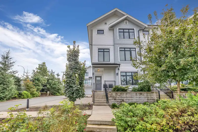 32 17557 100 AVENUE - photo 3 of 28