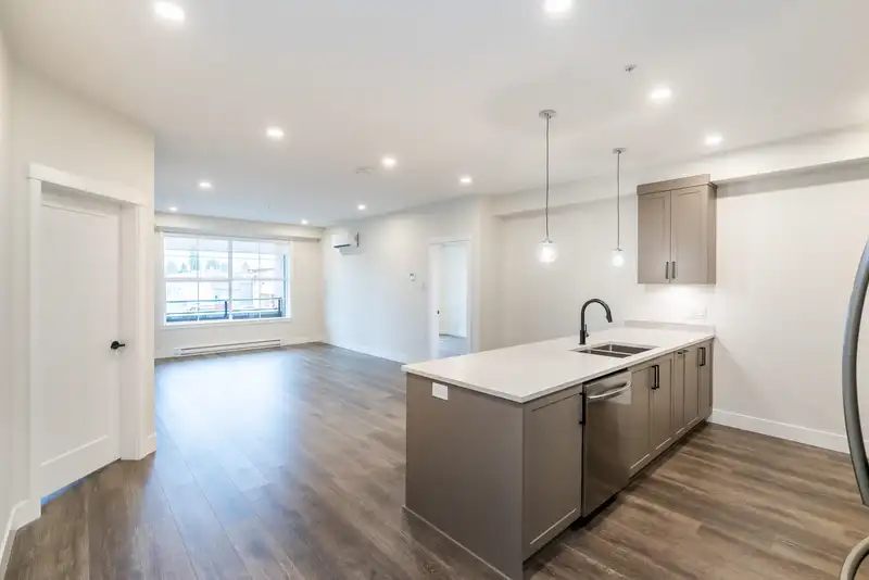 208 22638 119 AVENUE - photo 3 of 21