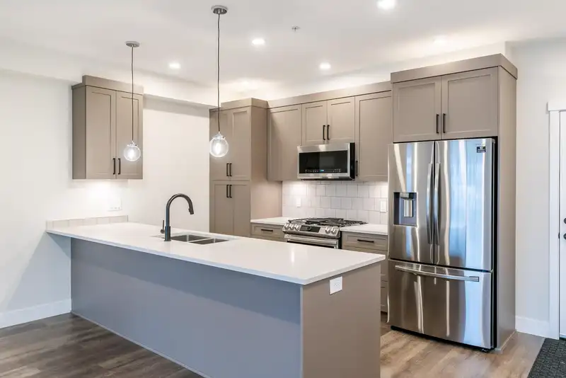 208 22638 119 AVENUE - photo 4 of 21