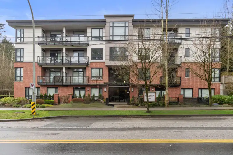 107 14358 60 AVENUE - photo 1 of 25
