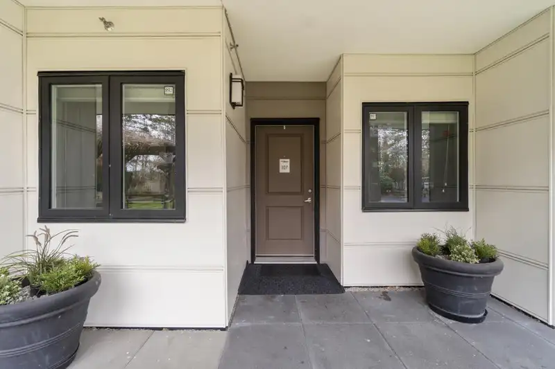 107 14358 60 AVENUE - photo 3 of 25