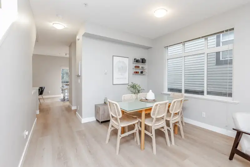 21 19932 70 AVENUE - photo 4 of 40
