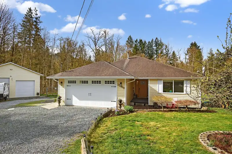 25700 116 AVENUE - photo 2 of 39