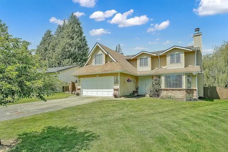 964 161A STREET - photo 1 of 32