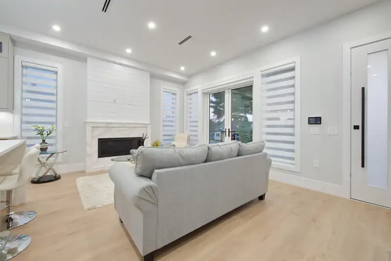 4188 SLOCAN STREET - photo 4 of 39