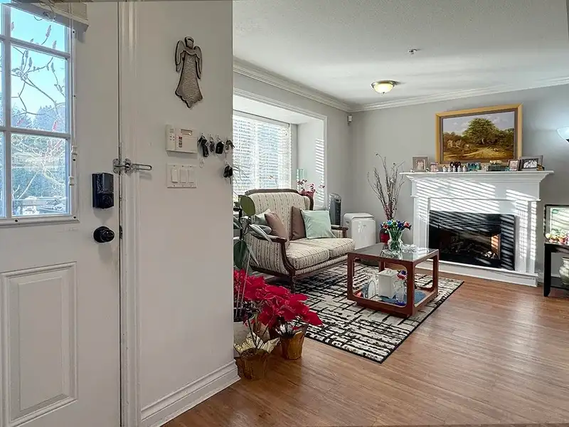 39 11255 132 STREET - photo 3 of 26