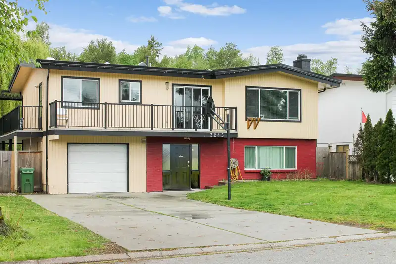 3245 JERVIS CRESCENT - photo 1 of 22